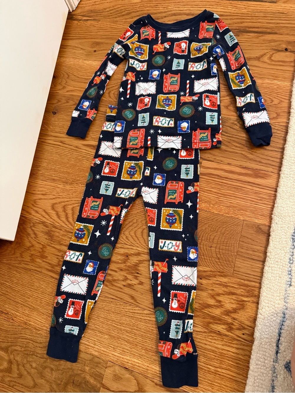 Old Navy Toddler Holiday Christmas Pajamas Size 3T Mailbox Print
